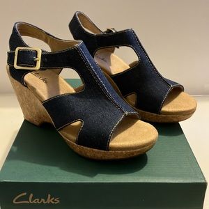 Clark’s Blue Denim Ladies Sandles, Size 6M